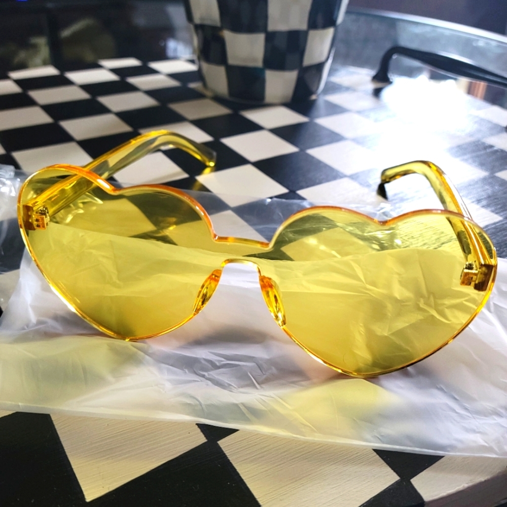 Heart shaped retro sunglasses